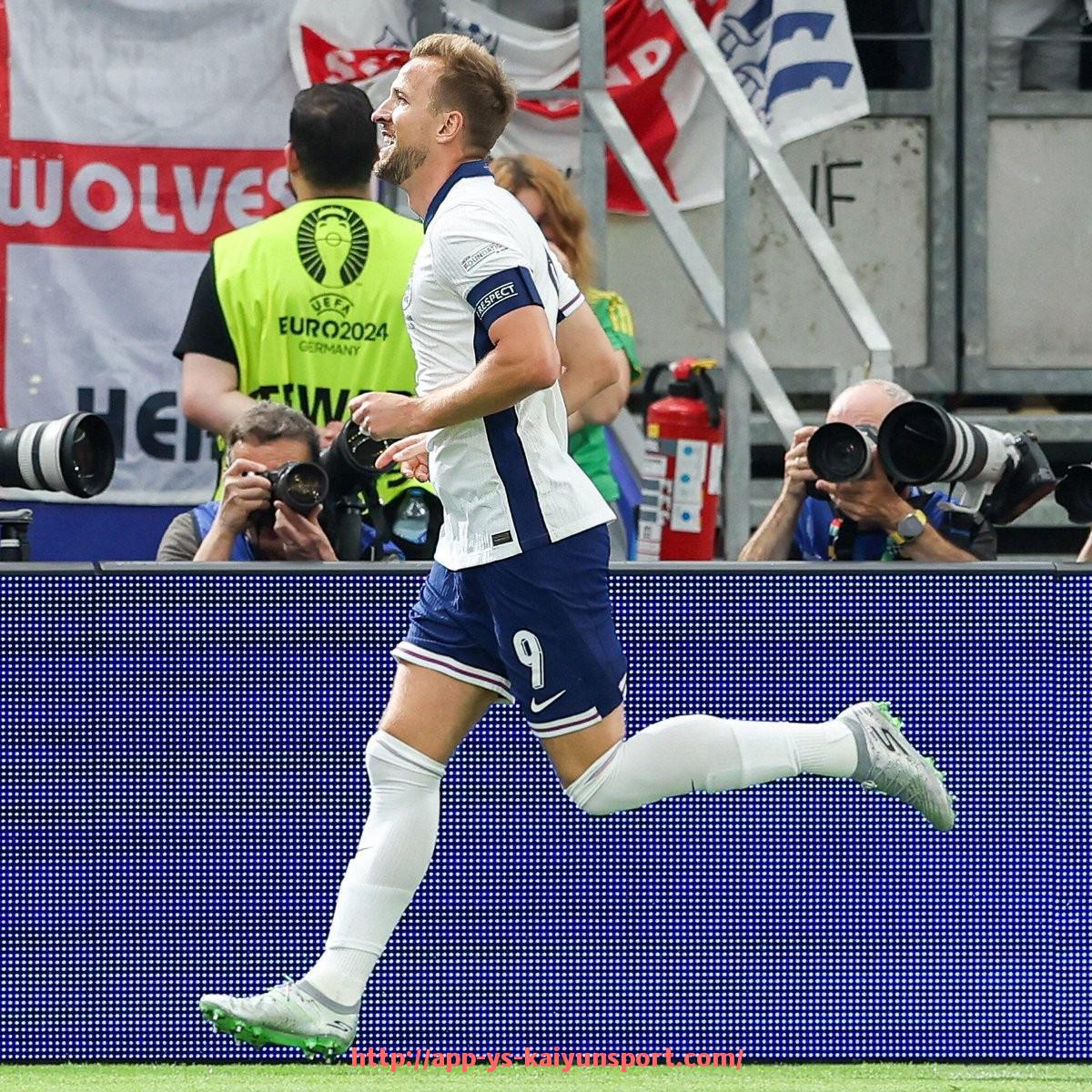 开云体育官网app下载-2024年NBA西部季后赛对阵图公布后引发球迷热烈讨论